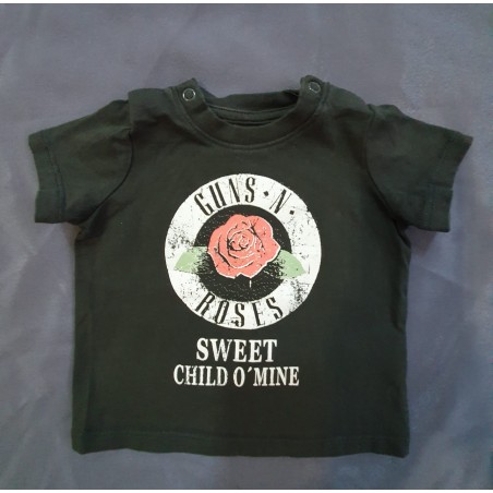 Compleu Guns`N`Roses fete H&M, 3 luni